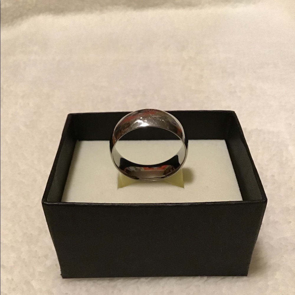 Men’s wedding band